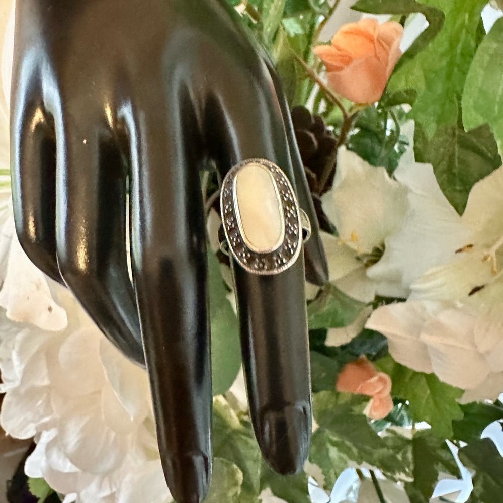 925 sterling silver oval mother of pearl ring size 6